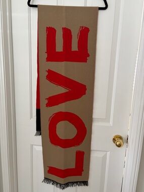 Burberry LOVE wool football scarf